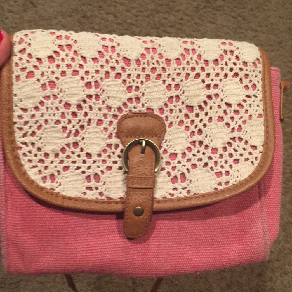 Adjustable lace detailed crossbody